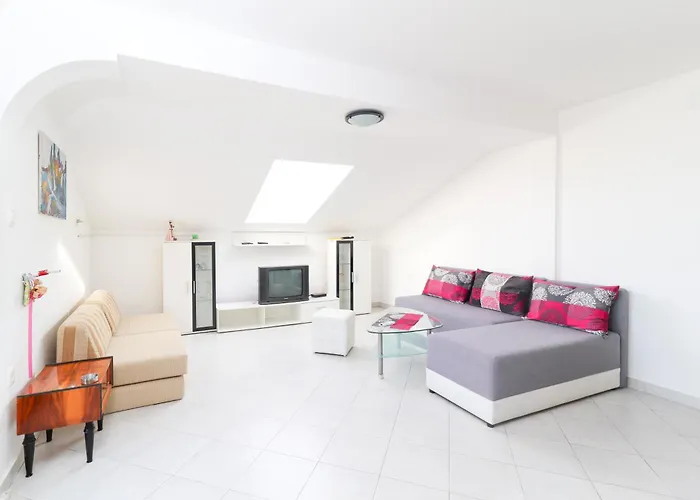 Apartments Luka